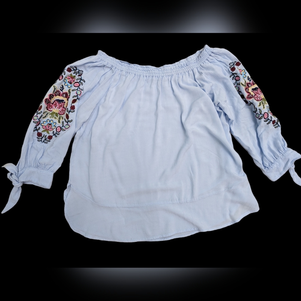 Democracy *Sz Large* Lite Blue 3/4 Sleeve Embroidered Blouse Top